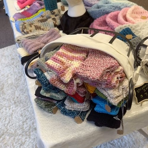 -
Shop Small!
Something is bound to call out to you 😉
#shopsmall #crochet #crochetersofinstagram #forsale #marcharies