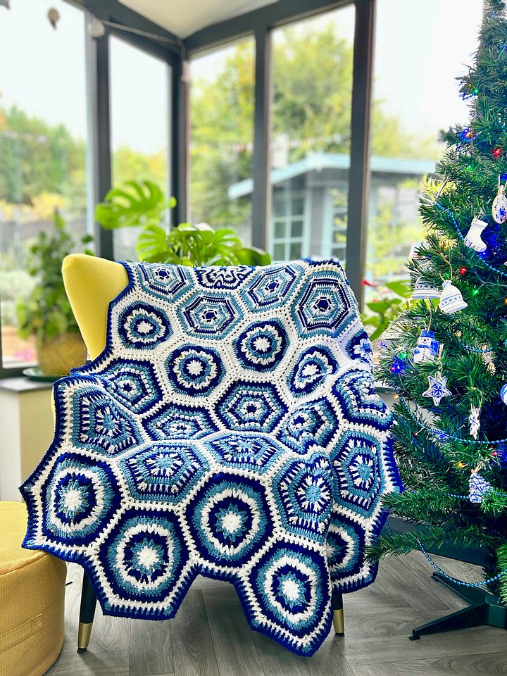 Hexagon Winter Crochet Blanket For Christmas PDF pattern product image (1)