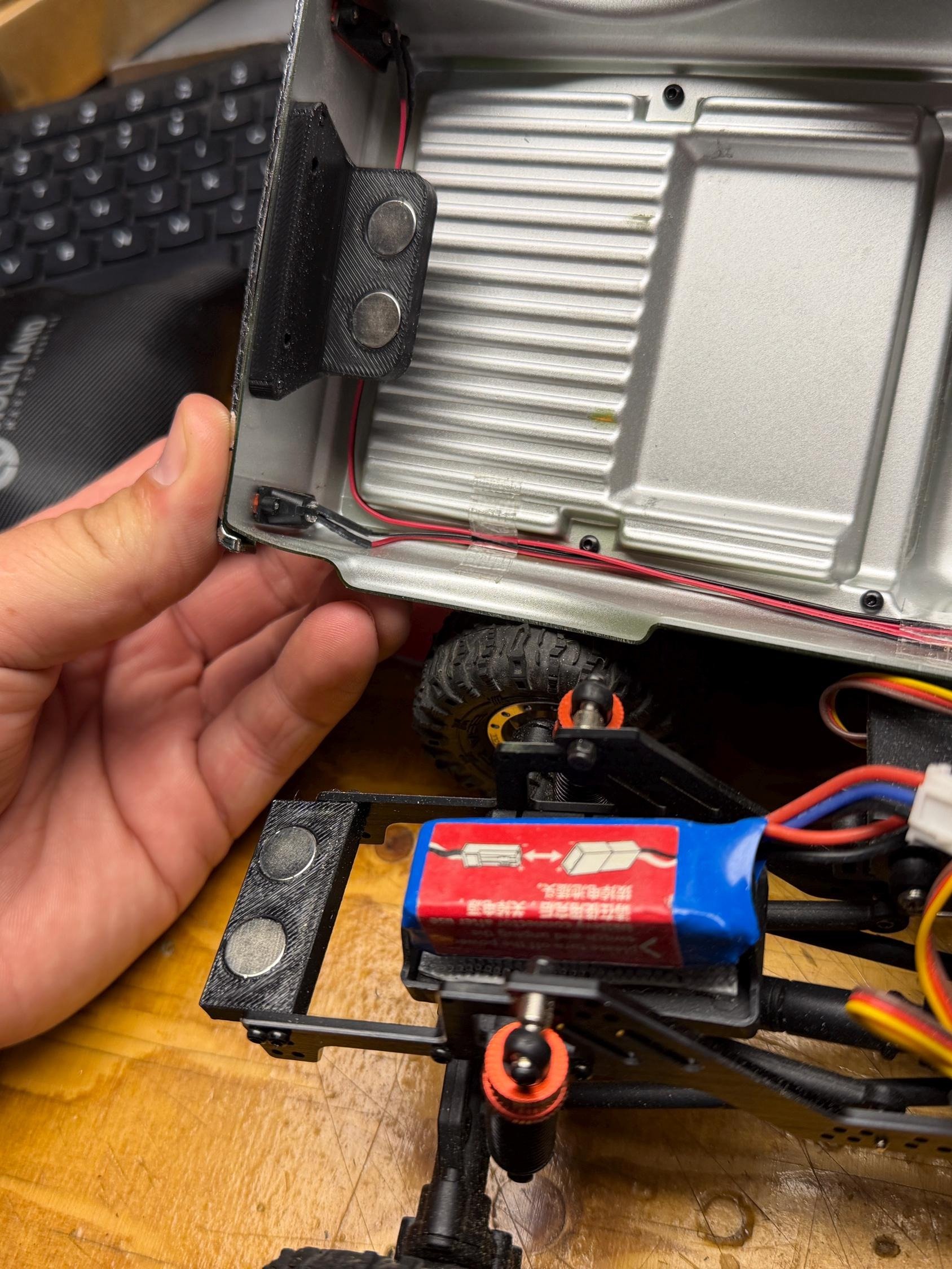 Hobby Plus Convoy CR18P Mag Mount product image (2)
