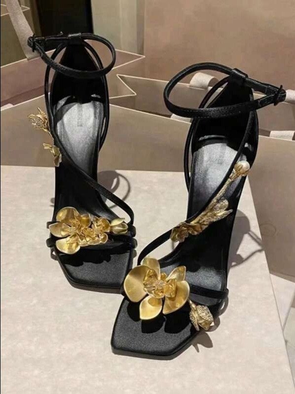2025 Spring Summer New Crystal Embellished Metallic Floral Open Toe Strap Buckle Sandals, Square Toe Celebrity Party High Heels product image (1)