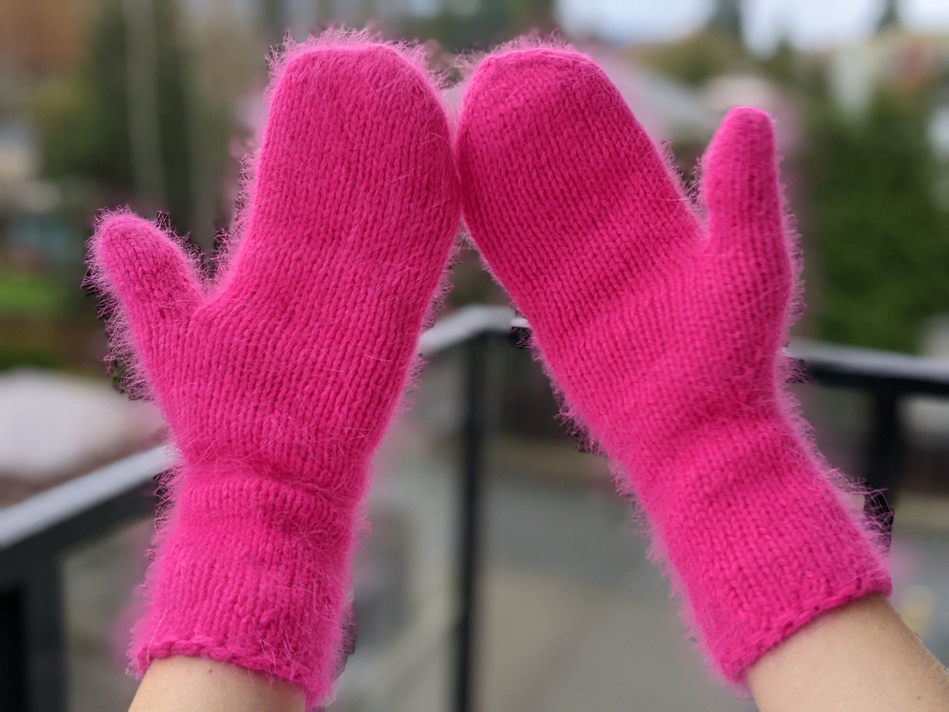Pink Winter Knit Mittens Pattern product image (1)