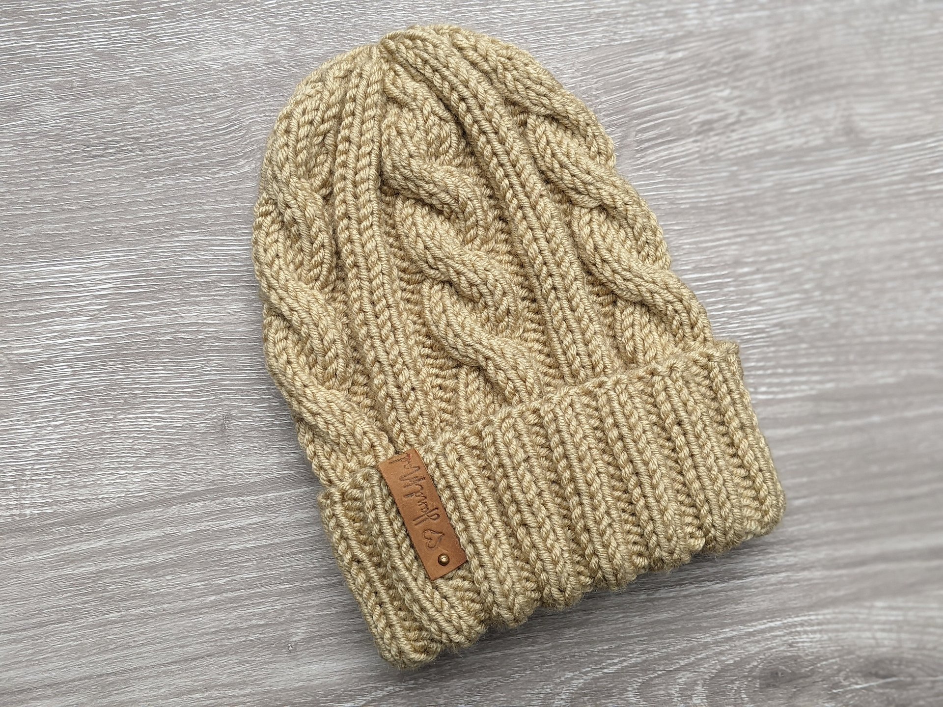 Crème Brûlée Cable Hat Knitting Pattern (Circular Needles) product image (10)