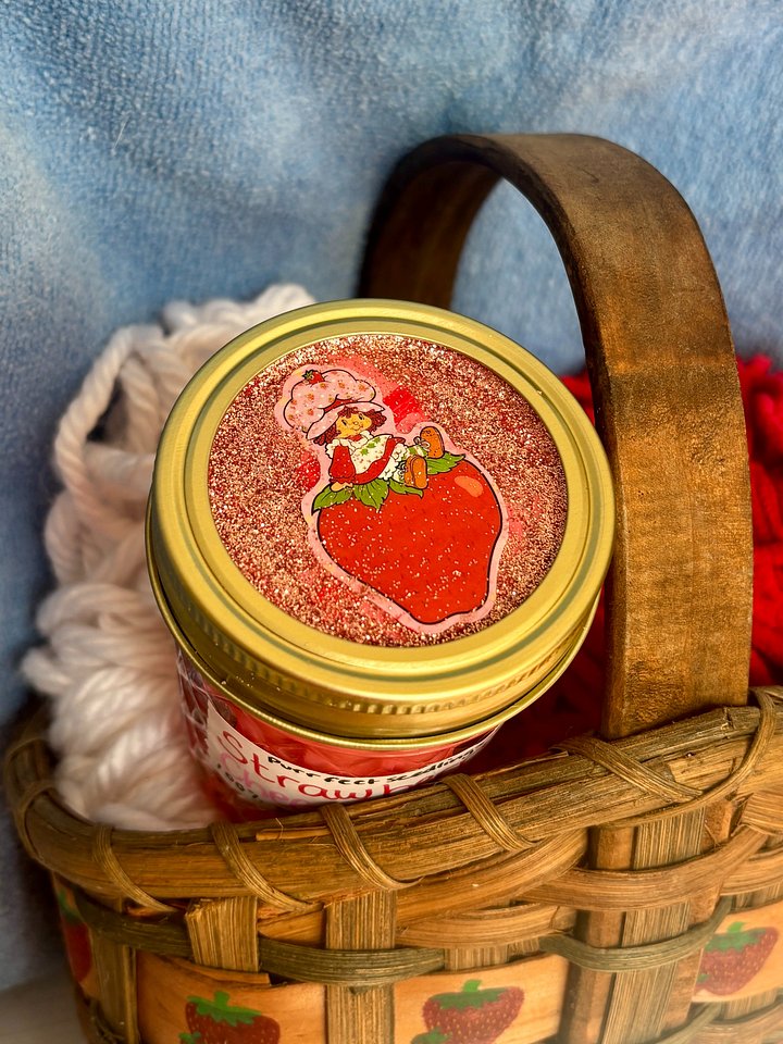 Strawberry Cheesecake Soy Wax Candle (One of a Kind) product image (2)