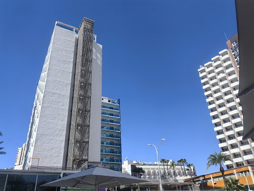 Sat with a beer round the pool at the lovely Hotel Caplyso view of the back of the hotel #benidorm #hotel #bluesky
