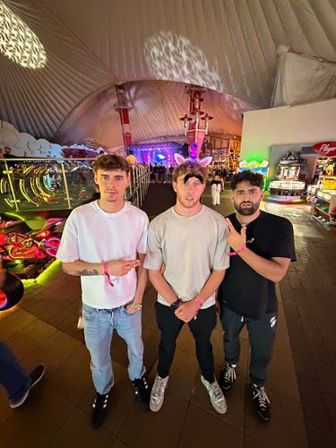 BUTLIN’S, DID YOU MISS US?!

We linked up with @officialbutlins for an adults only weekend… video out now! 🚨