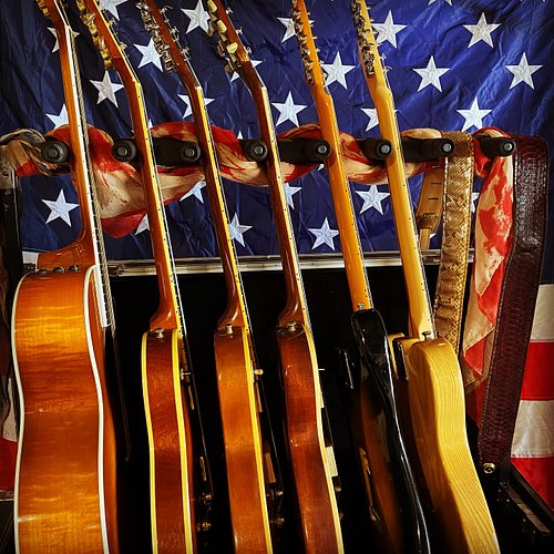 Happy 4th of July 🎈

Enjoy the day with good music, and great friends.
Stay safe, celebrate loud, and keep rocking 🤘🏼

#Fourt...
