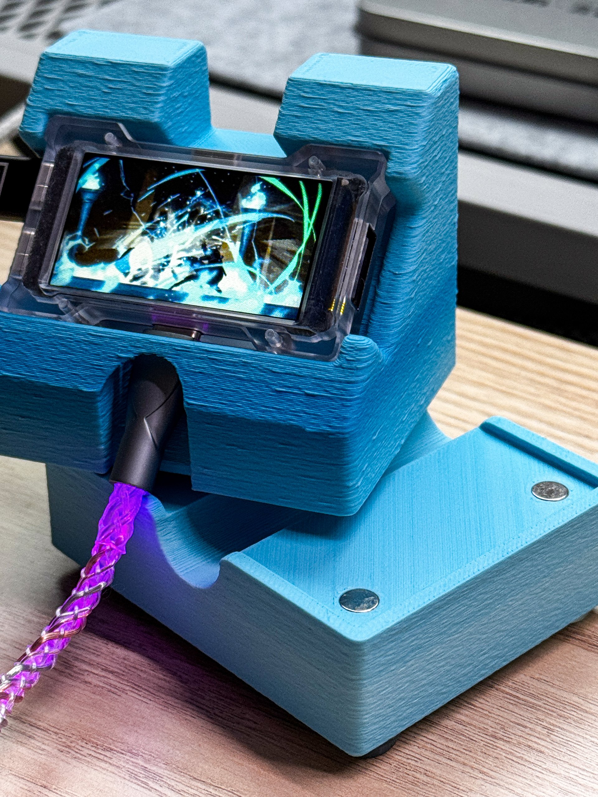 HM Lab 8K Hub Stand product image (1)