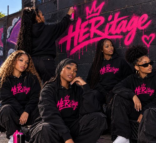 🌺No competition, just connection.🌸
.
.
.
.
.
.
#HERitage #girlcode #streetwear #womensfashion #womensstreetwear