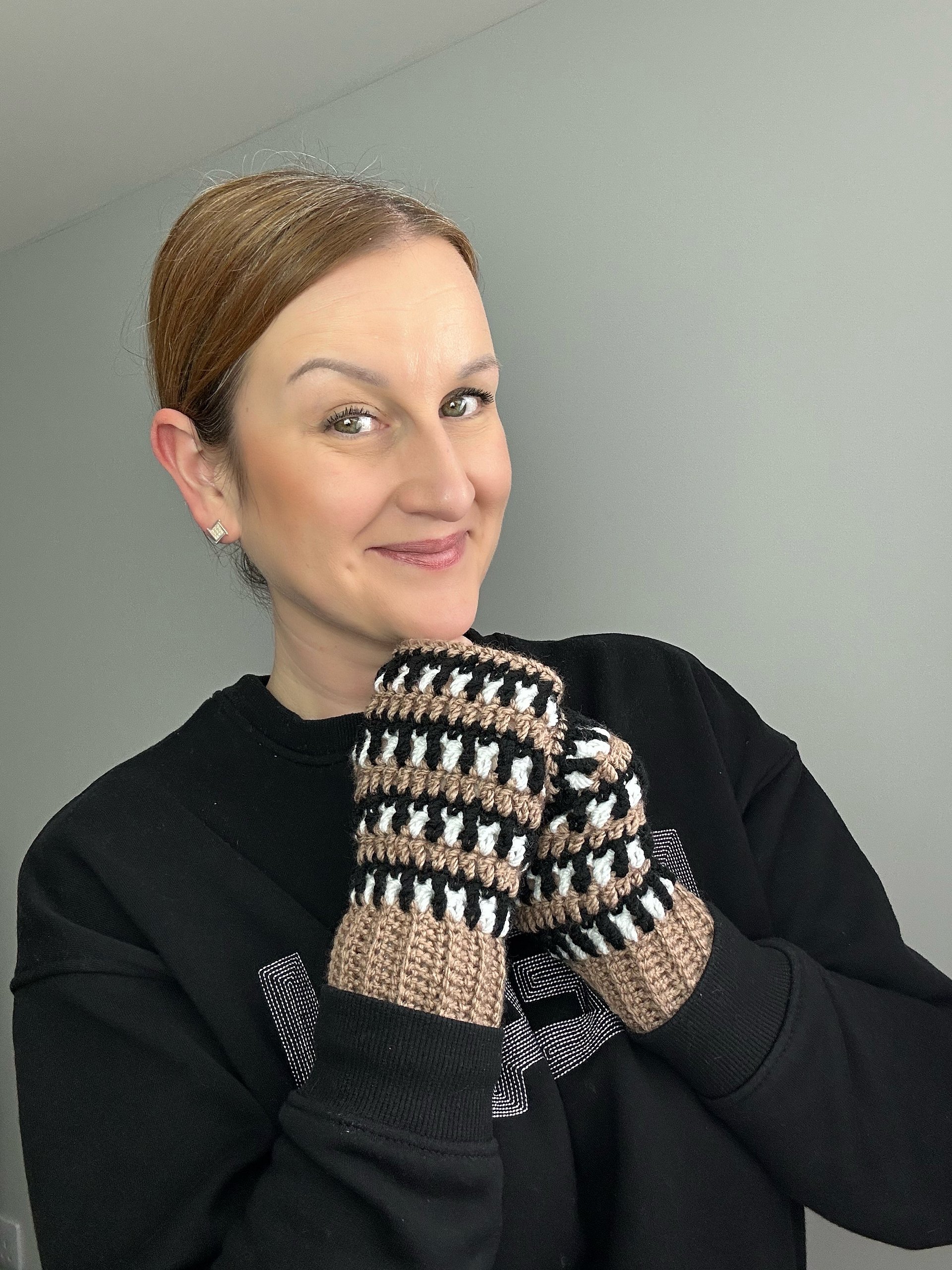 Interlocking Crochet Fingerless Gloves PDF Crochet Pattern product image (3)