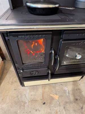 A wood cookstove gives that fire another job: dinner. The cream Guliver pairs the look of a country kitchen with a cooking surface you can use for ordinary, everyday meals. Whether wood cooking saves money depends on your fuel and setup. Learning to use the stove well is a useful place to start. What is your go-to one-pot meal? Find a Guliver below, or join Cooking Club for fresh ideas. #Dinner #OnePotMeals #CountryKitchen #EnergySavings #HomesteadCooking