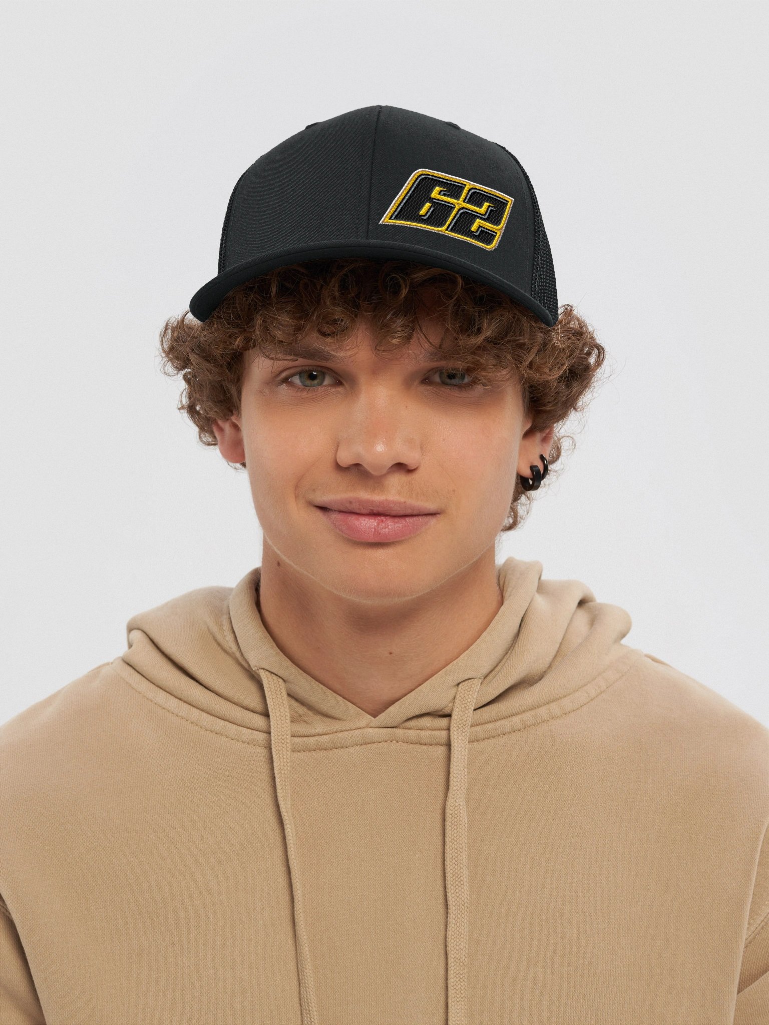 62 Trucker hat product image (5)