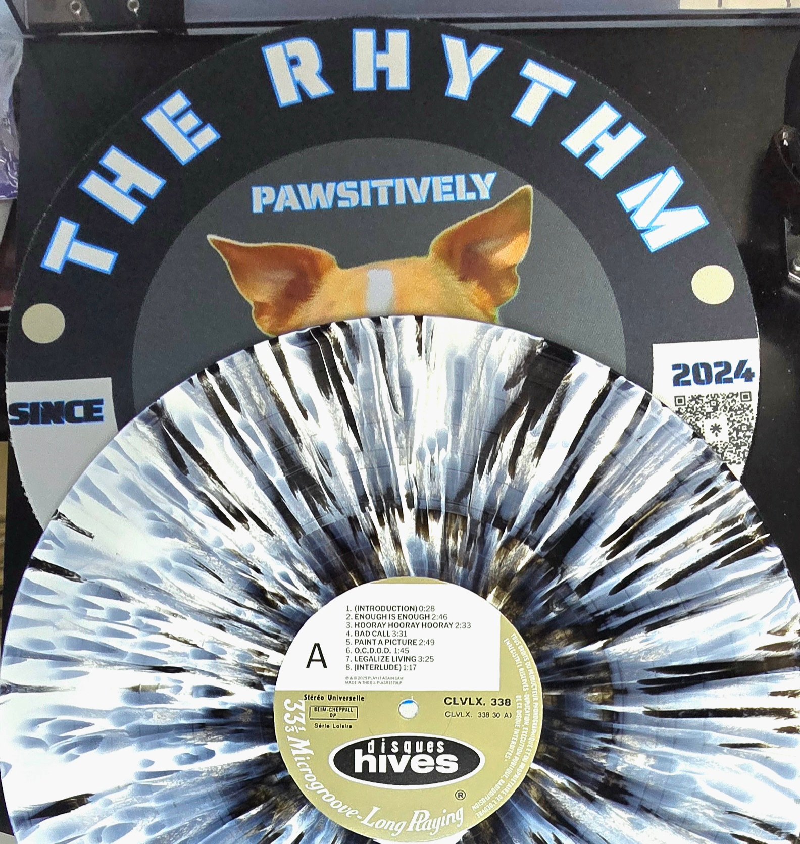“Pawsitively Rocking” Chihuahua Slipmat – Rubber Vinyl Mat product image (5)