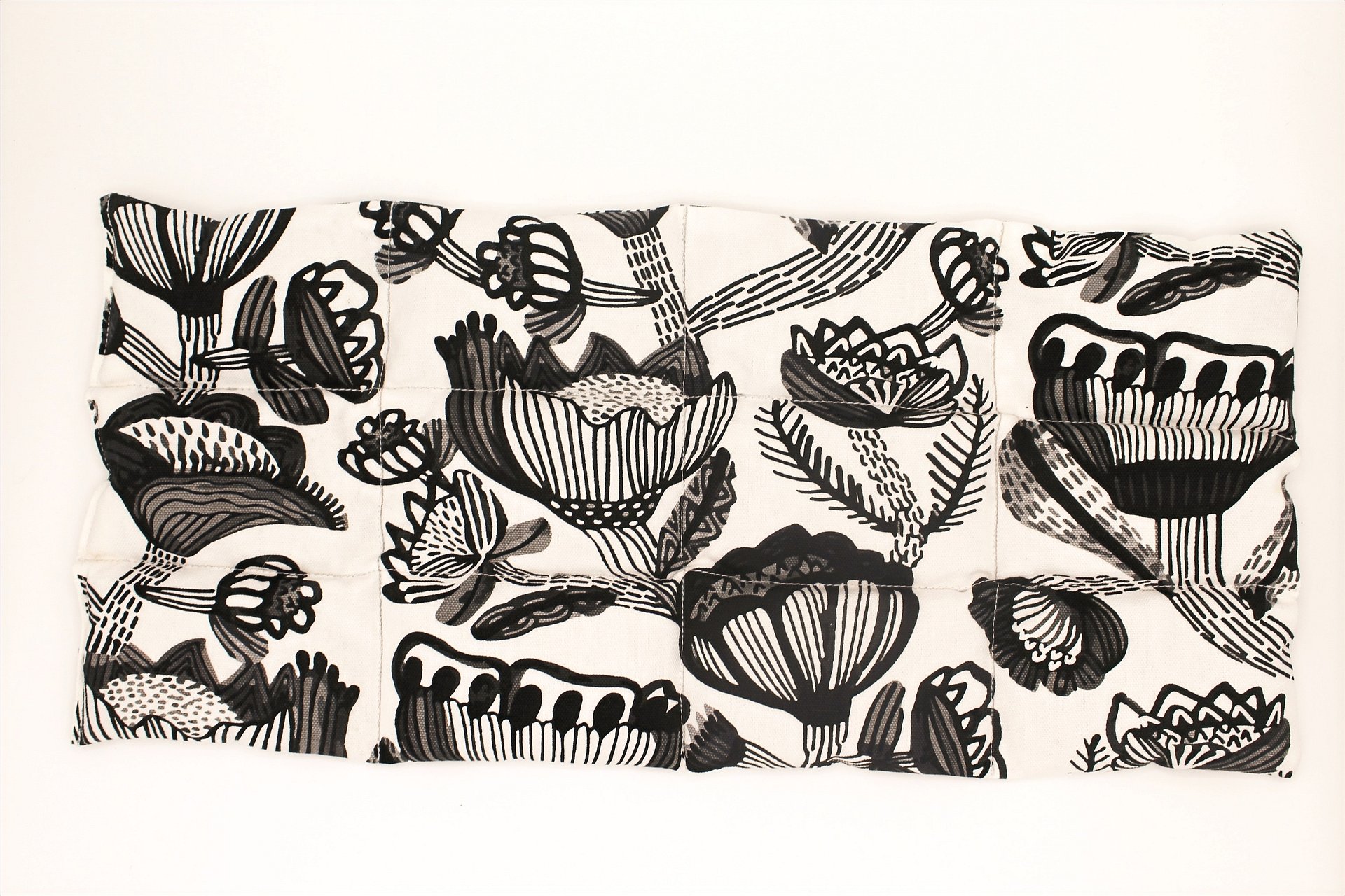Heat Bag and Cold Pack - Monochrome Flowers product image (3)