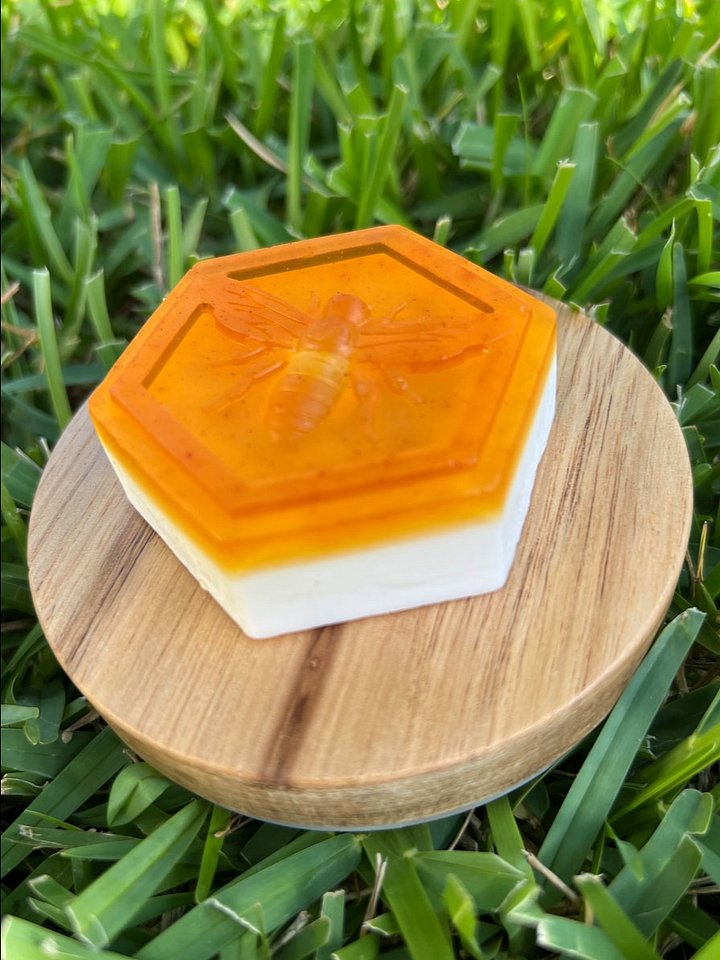 Honey and Oatmeal Honey Bee Soap product image (2)