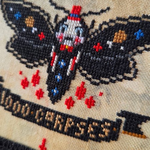 2nd release from the Horror Moths was Captain Spaulding from House of 1000 corpses 🍗 ⛽️ 🇺🇸 

Captain Spaulding was an absolut...