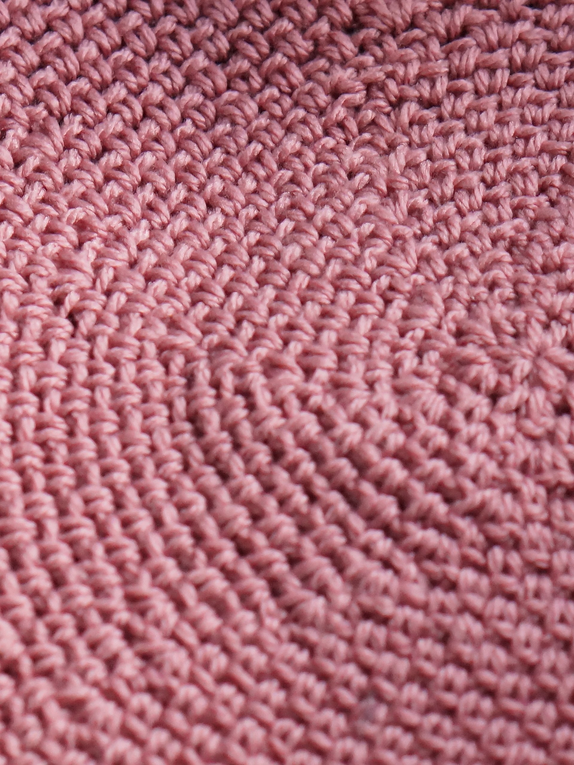 Moss stitch circle crochet pattern product image (2)