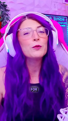 Weekends we have friendsdlop discord events, which means everyone can join in...

#streamer #coopgame #discord #clip #twitch