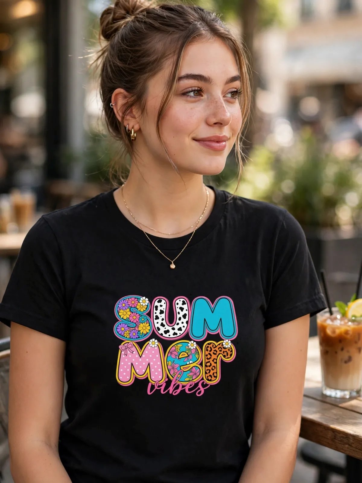 Summer T-shirt with a beautiful design product image (1)