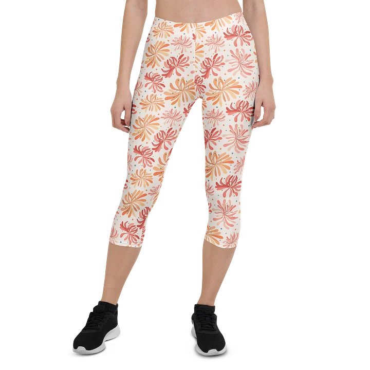 Stylish Blossom Burst Capri Leggings for Everyday Comfort product image (1)