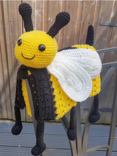 Happy Bee Folding Baby Blanket Crochet Pattern PDF - Crafting Happiness product image (6)