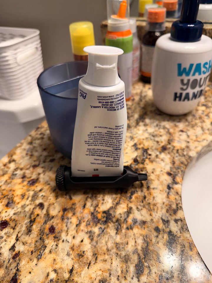 Toothpaste Tube Squeezer product image (1)