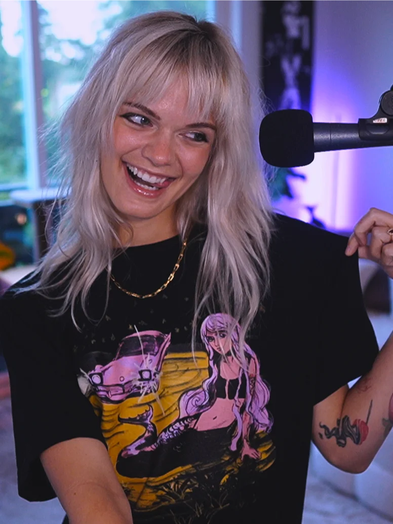 INDIE QUEENS HEADLINER TEE **LIMITED TIME** product image (10)
