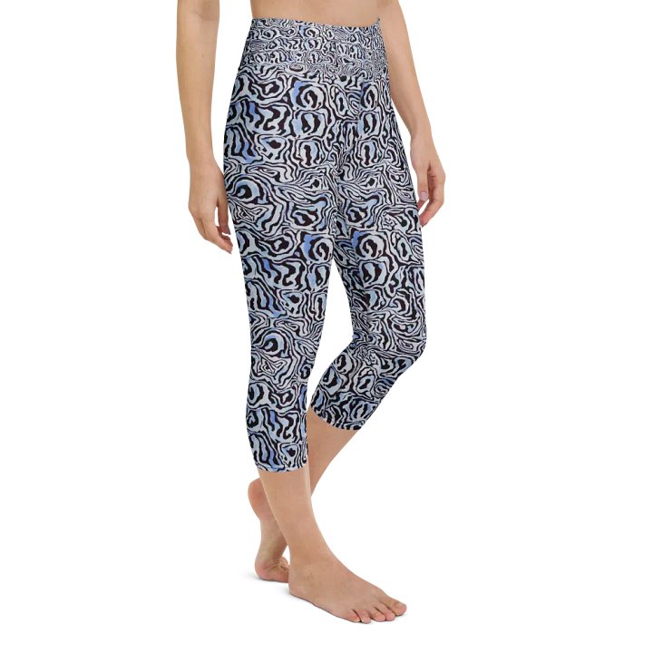 Blue Black Snake Pattern Capri Leggings product image (2)