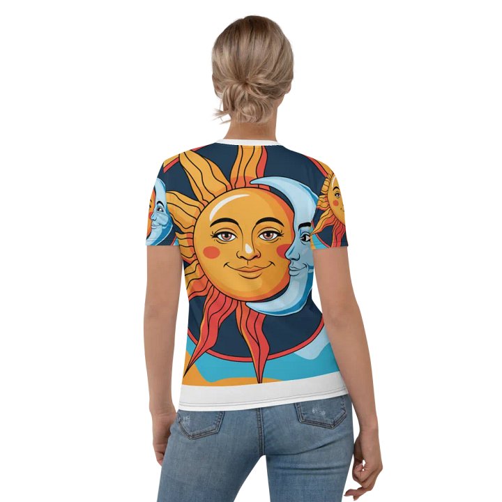 Graphic T-shirt product image (1)