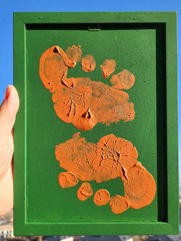 "Milk chocolate in the forest" foot painting product image (1)