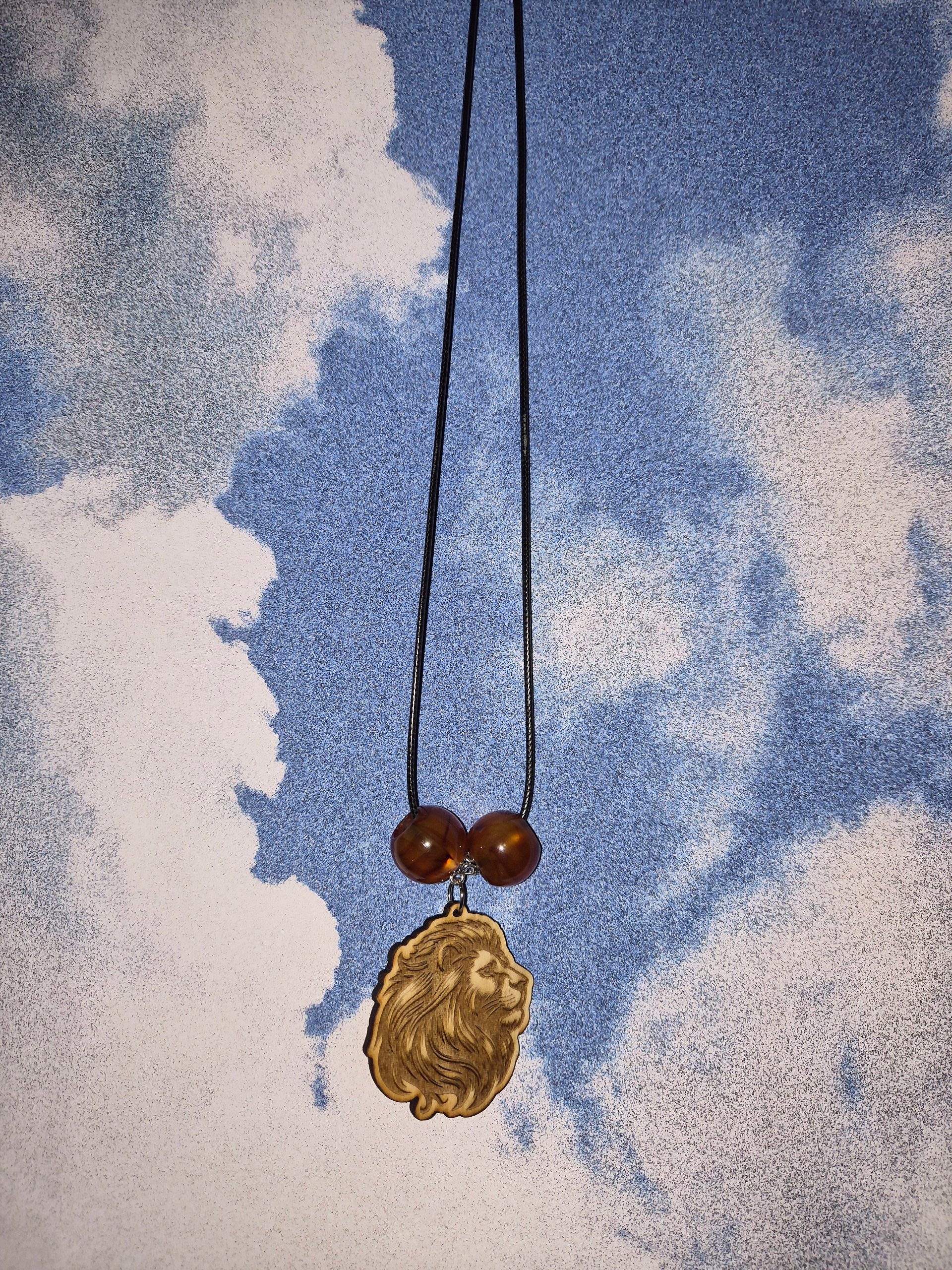 Lion Pendant Necklace Big Beads product image (2)