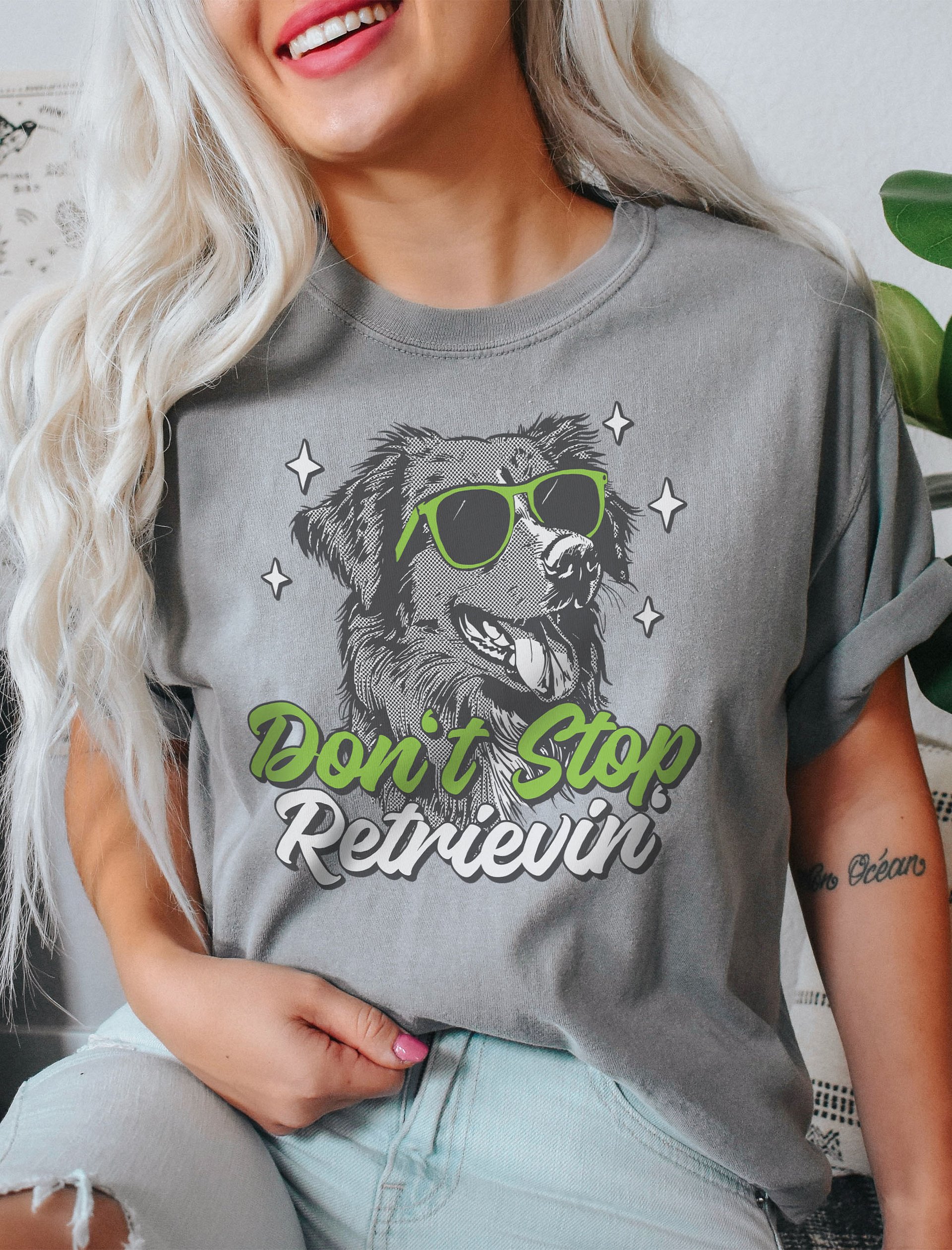 Don't Stop Retrievin' Funny Nova Scotia Duck Tolling Retriever T-Shirt | Retro Y2K Style Half-Tone Design for Toller Dog Lovers product image (2)