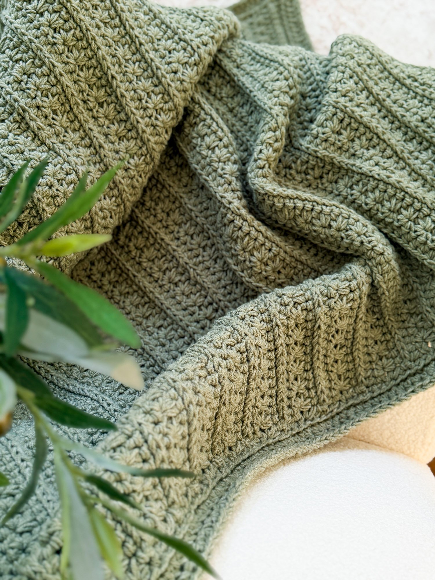 Petal Loop Stitch Crochet Blanket product image (6)