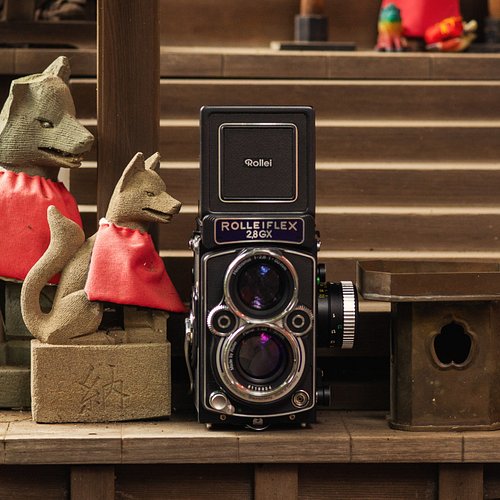 The Rolleiflex 2.8GX Expression. A limited edition of 500 units released in 1994. It has a beautiful suede and anthracite lea...