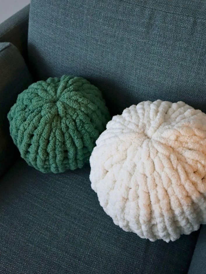 Finger Knit Round Pillow Pattern (Digital PDF Pattern) product image (1)