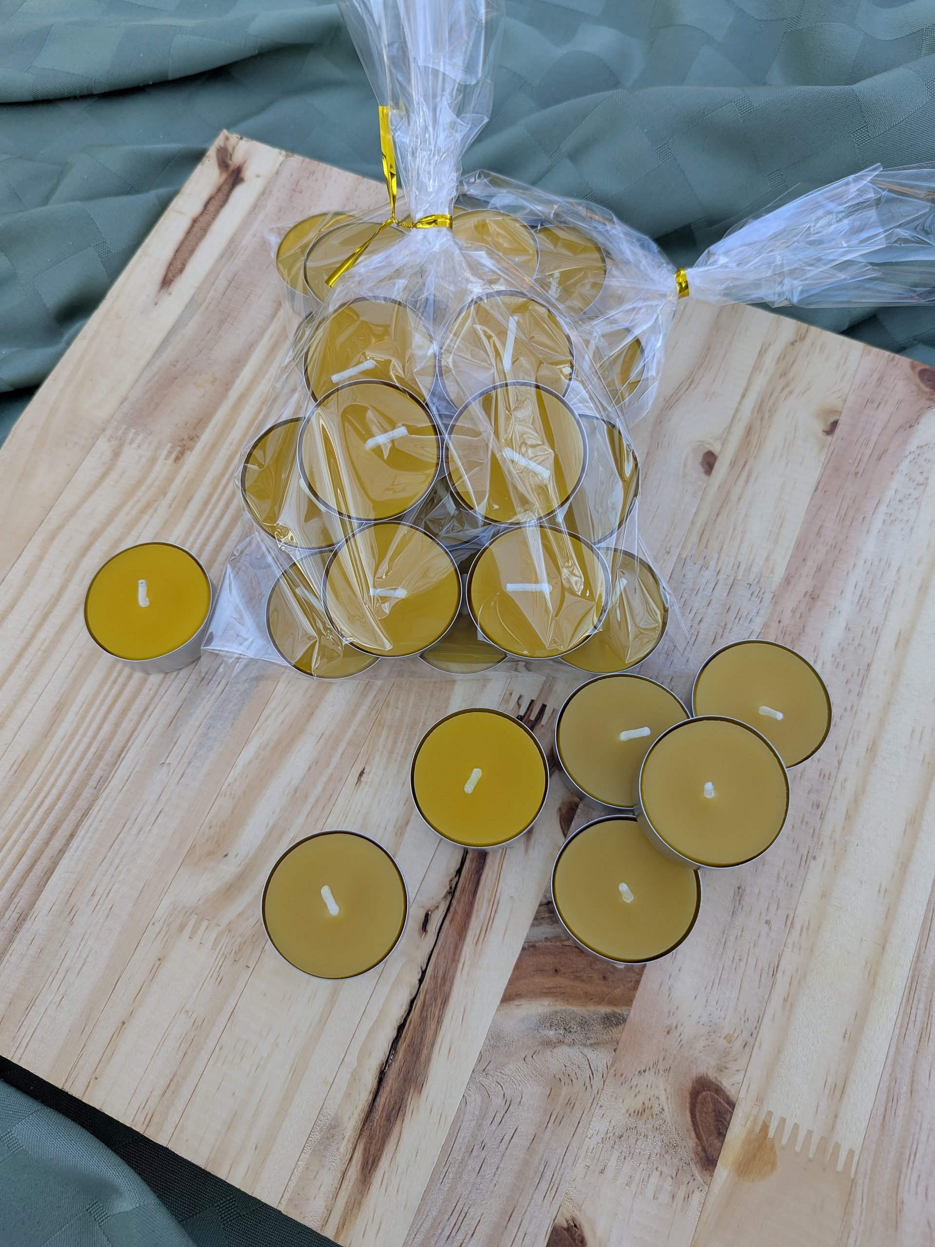 All-Natural Beeswax Tealights product image (4)
