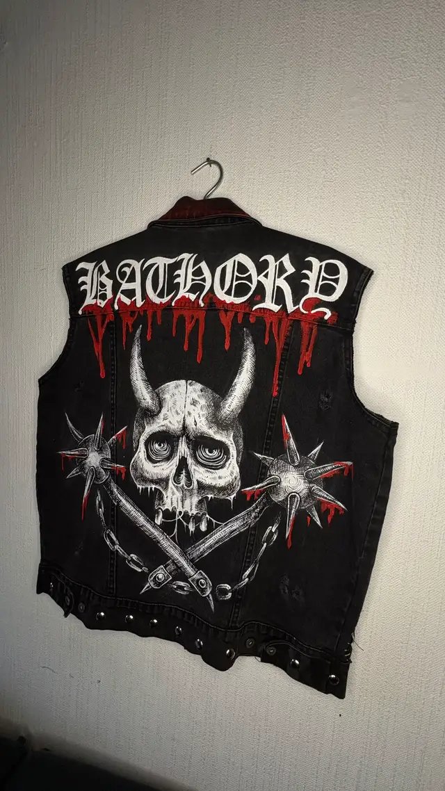 #bathory #kutte #katana #blackmetal #battlejacket 