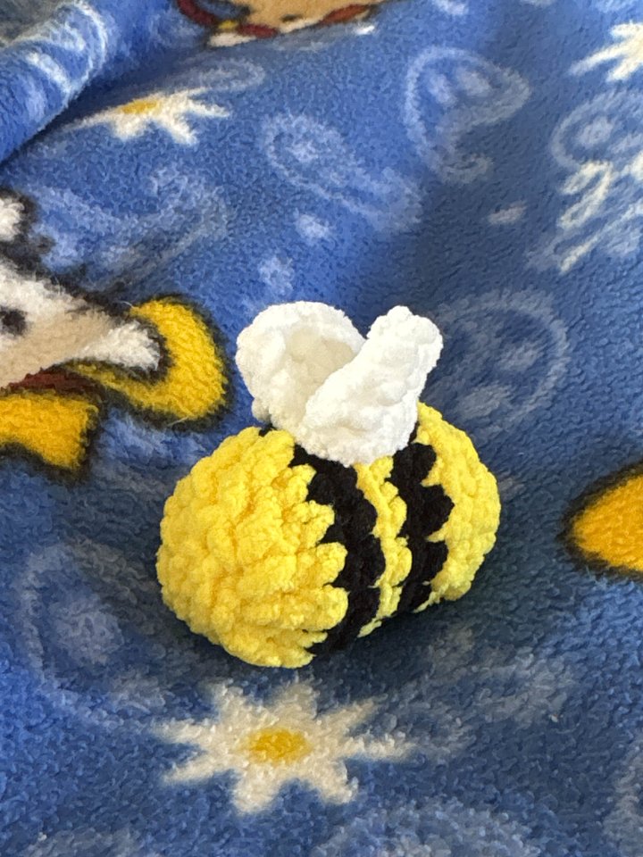 Crochet Bee product image (1)