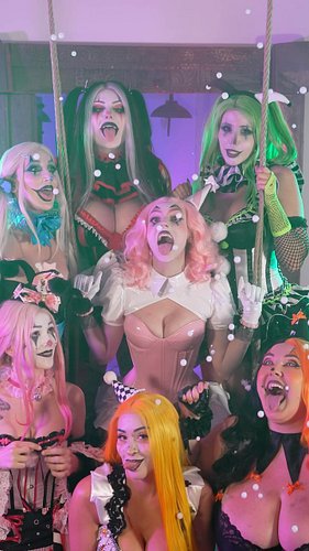 BUBBLES 🫧 

Would you like to pop our bubbles? 🤭🤡 What a fun clown shoot with so many amazing girls! I hope you don’t mind us...