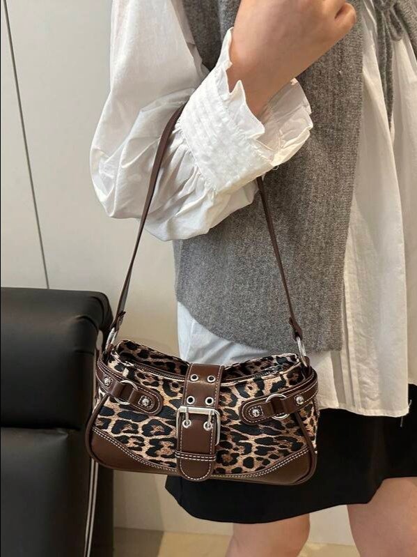 Medium Baguette Bag with Buckle Closure | ADLEST product image (1)