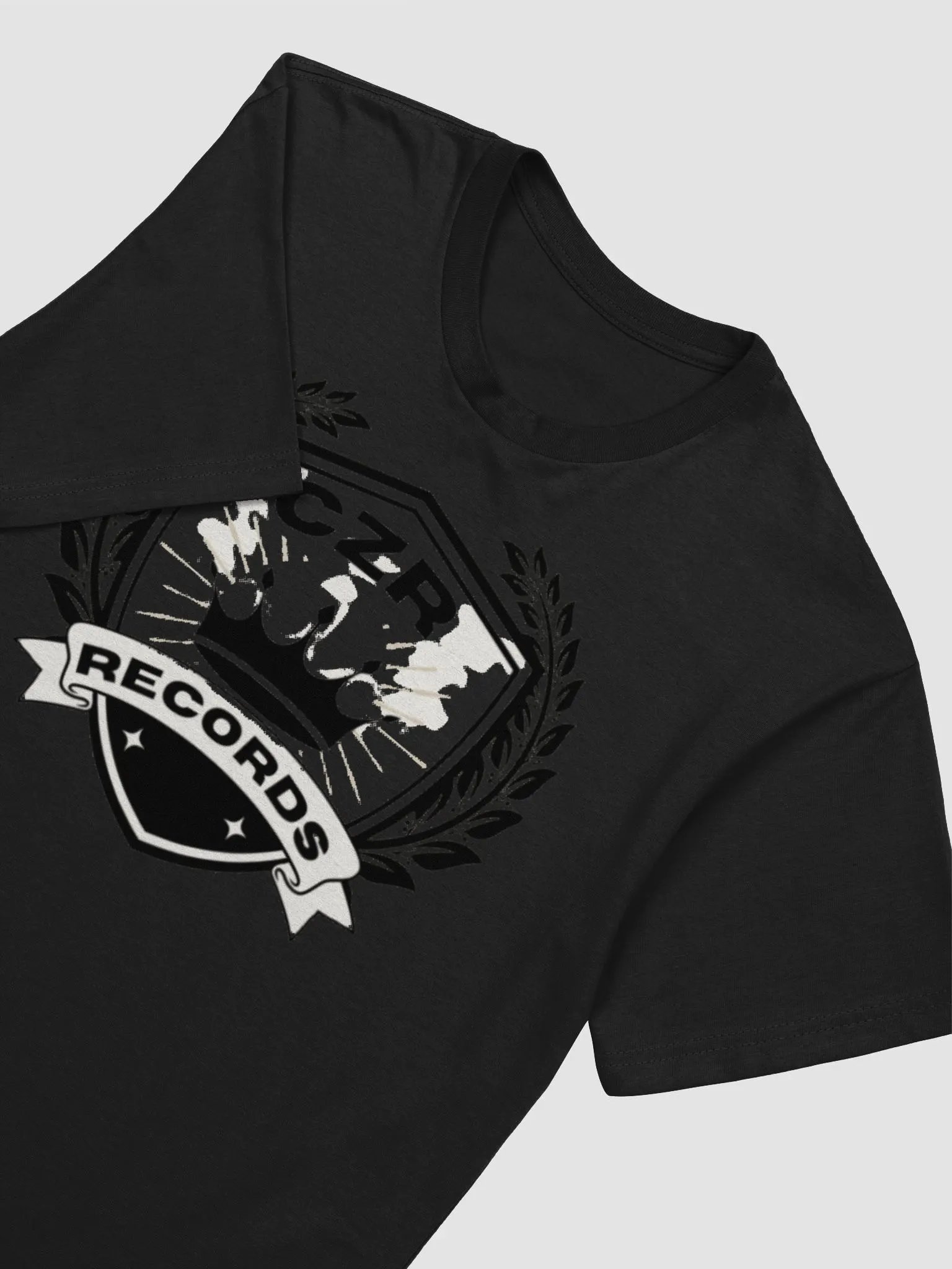 Men's HD Crest Black Spotted Logo Tee product image (41)