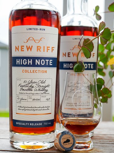New Riff is out here. They’re doing things. We’re back at it today with their second release of 10 year whiskey‼️Following th...