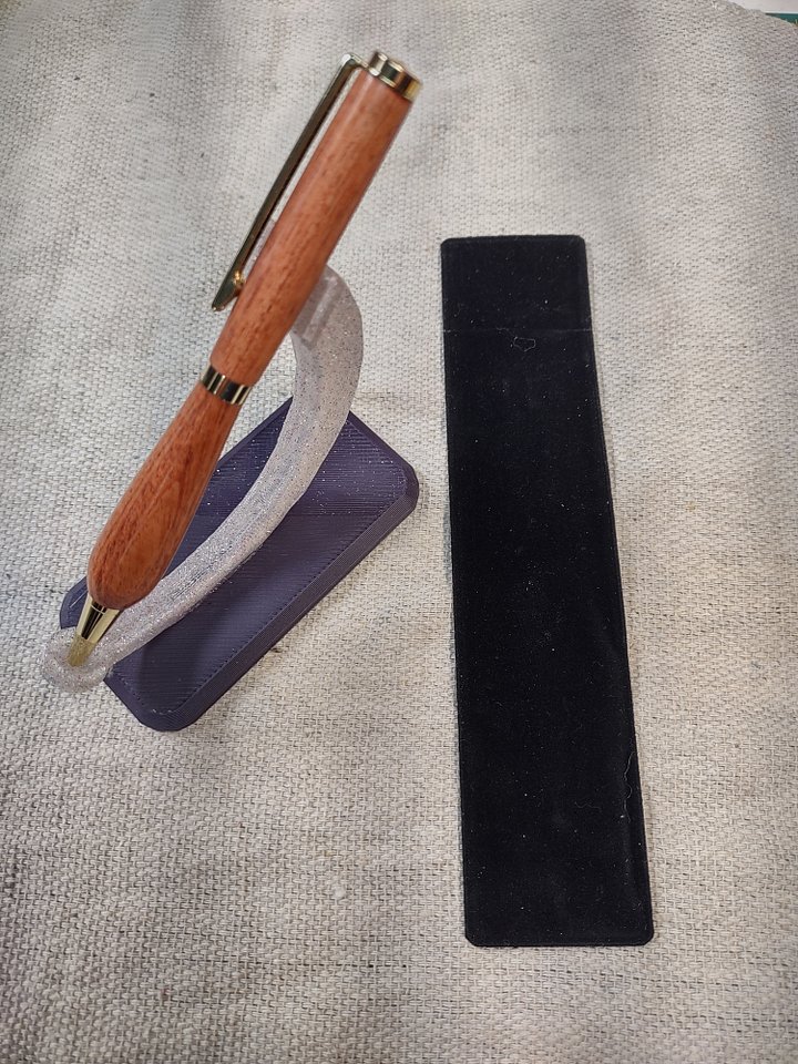 Pear-Shape Rosewood Slimline Pen – Gold Details - RBSLRWPEAR001 product image (2)