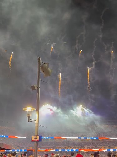 ⚾🇺🇸 There are moments that remind us why baseball will always be America’s pastime.

Watching the fireworks light up the Phil...