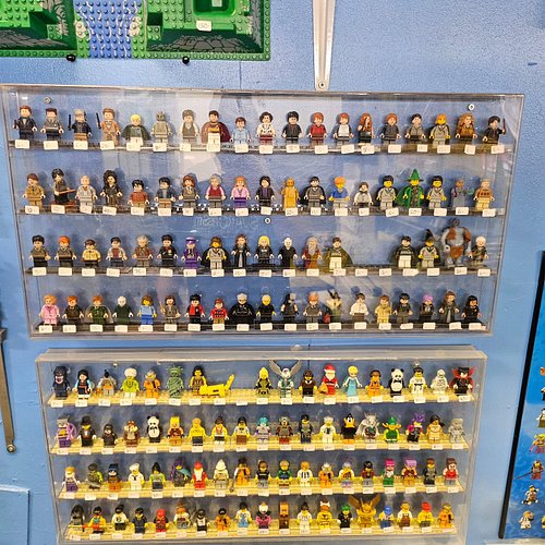 It's a rainy day and there's no better time to bust out some new LEGO to build, explore and play with!  Time for some updated...