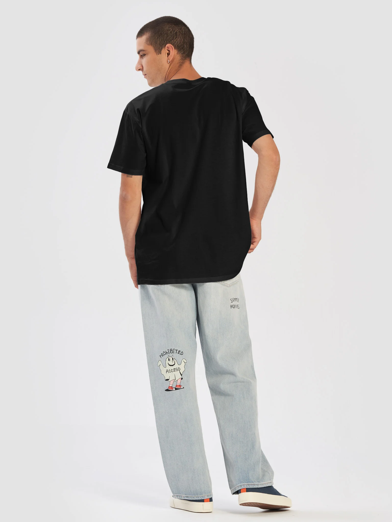 Noir (alternative book poster) shirt product image (6)
