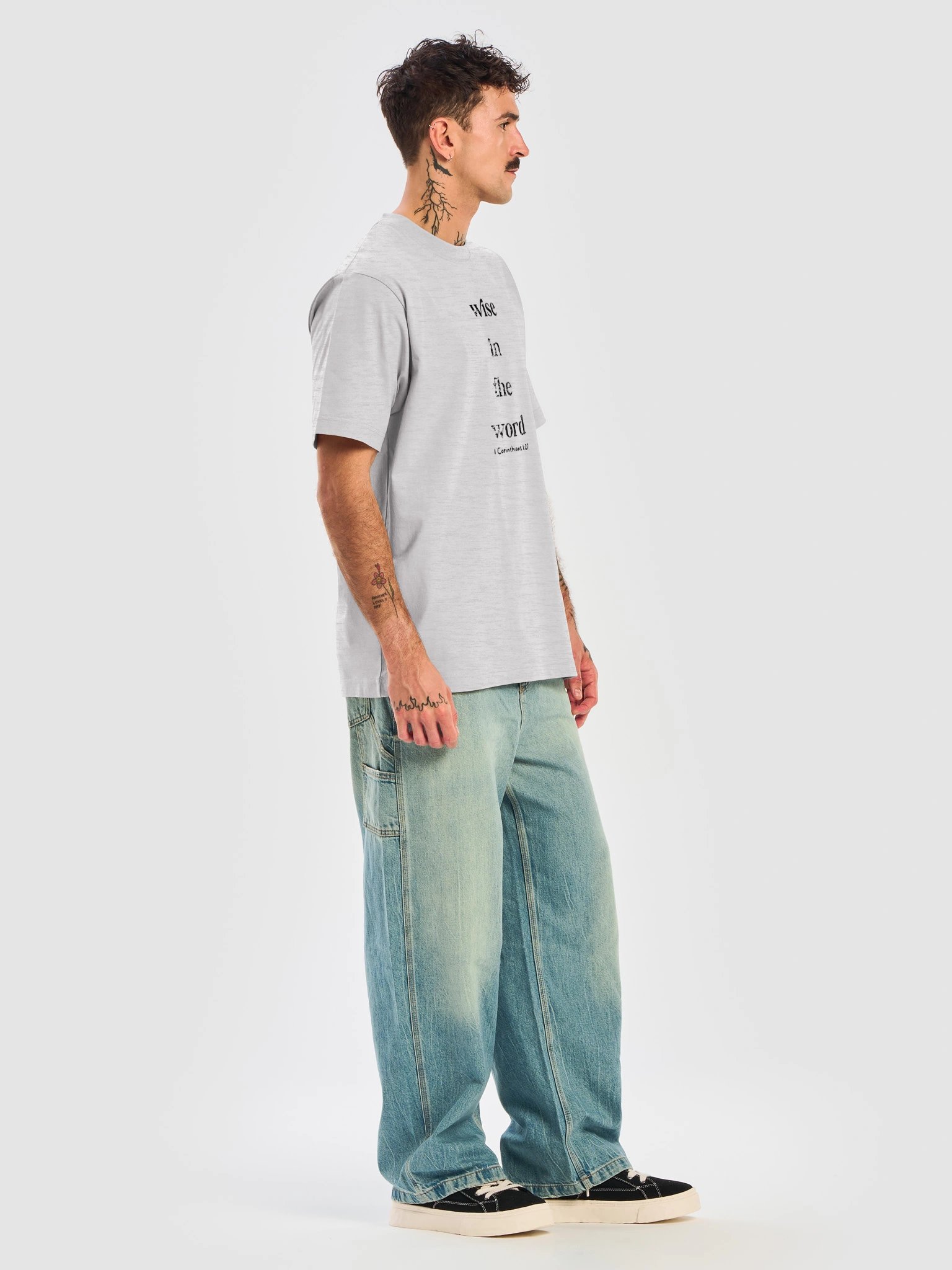 Wise in the Word 1 Corinthians 1: 27 Heavy Weight Tee product image (31)