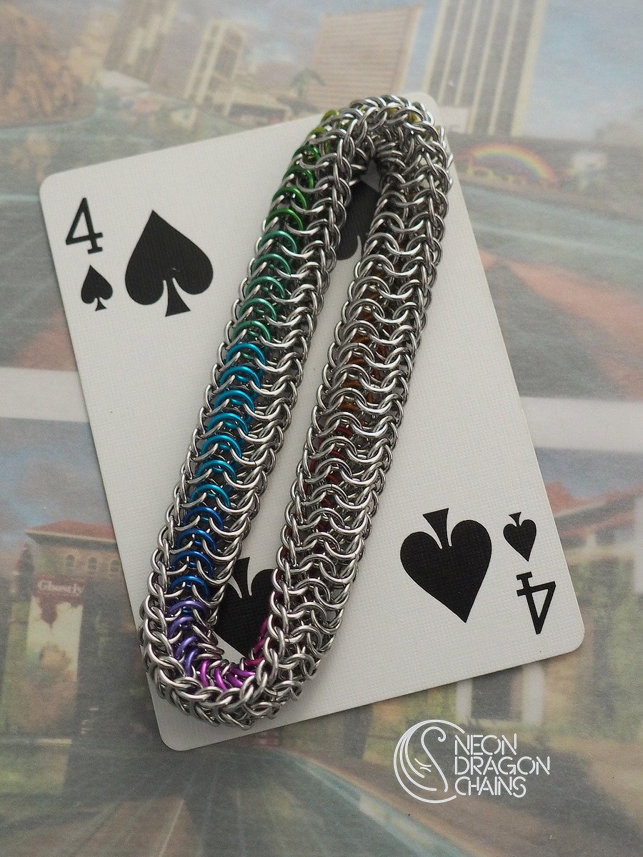 Mobius Fidget Toy / Rainbow Chrome product image (2)