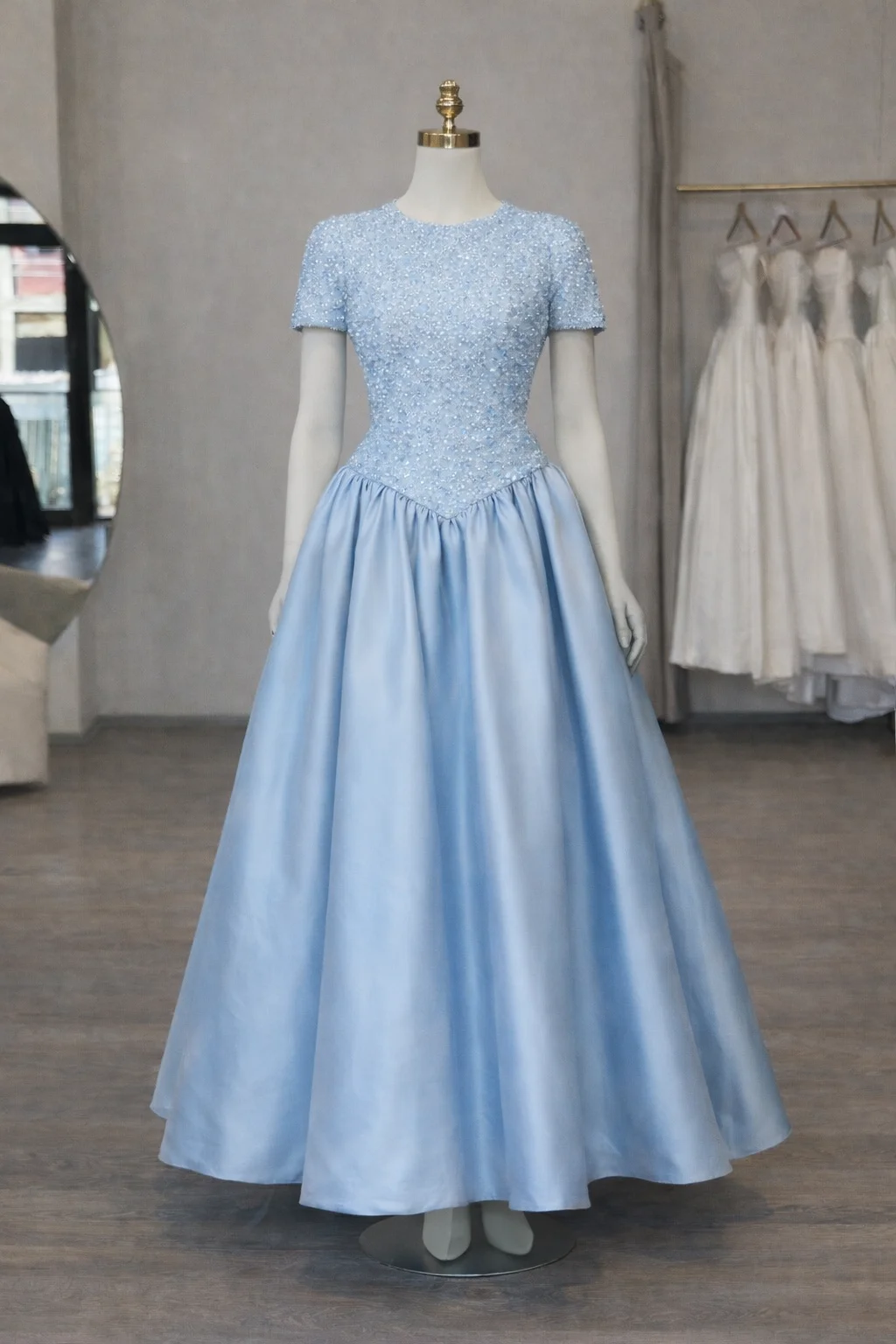 Luxury dress product image (2)