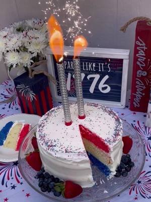 The perfect #4thofjuly cake DOES exist. 😍 Full recipe on therosetable.com but you can use this same method with a boxed mix. 🎉 Be sure to use food grade sparklers! #america250 #independenceday #cake #bakewithme 