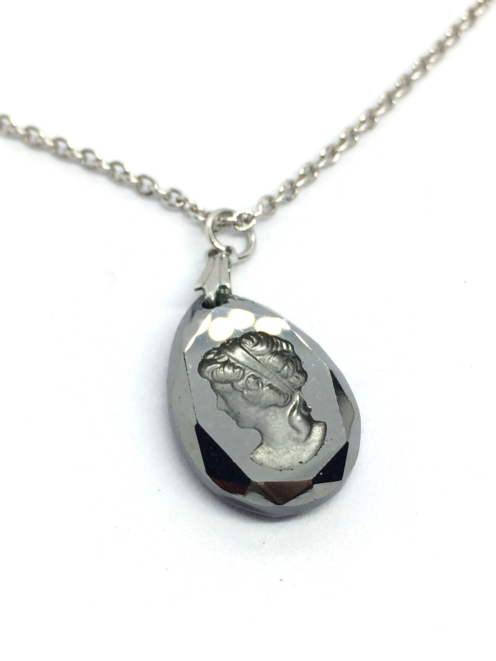 The Modern Muse Necklace product image (5)
